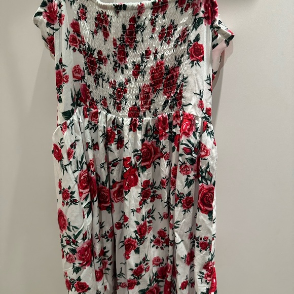 H& N Divided Dress - Picture 2 of 4